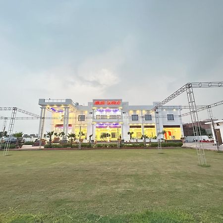 Awadh Samrat Resort Ayodhya Exteriör bild