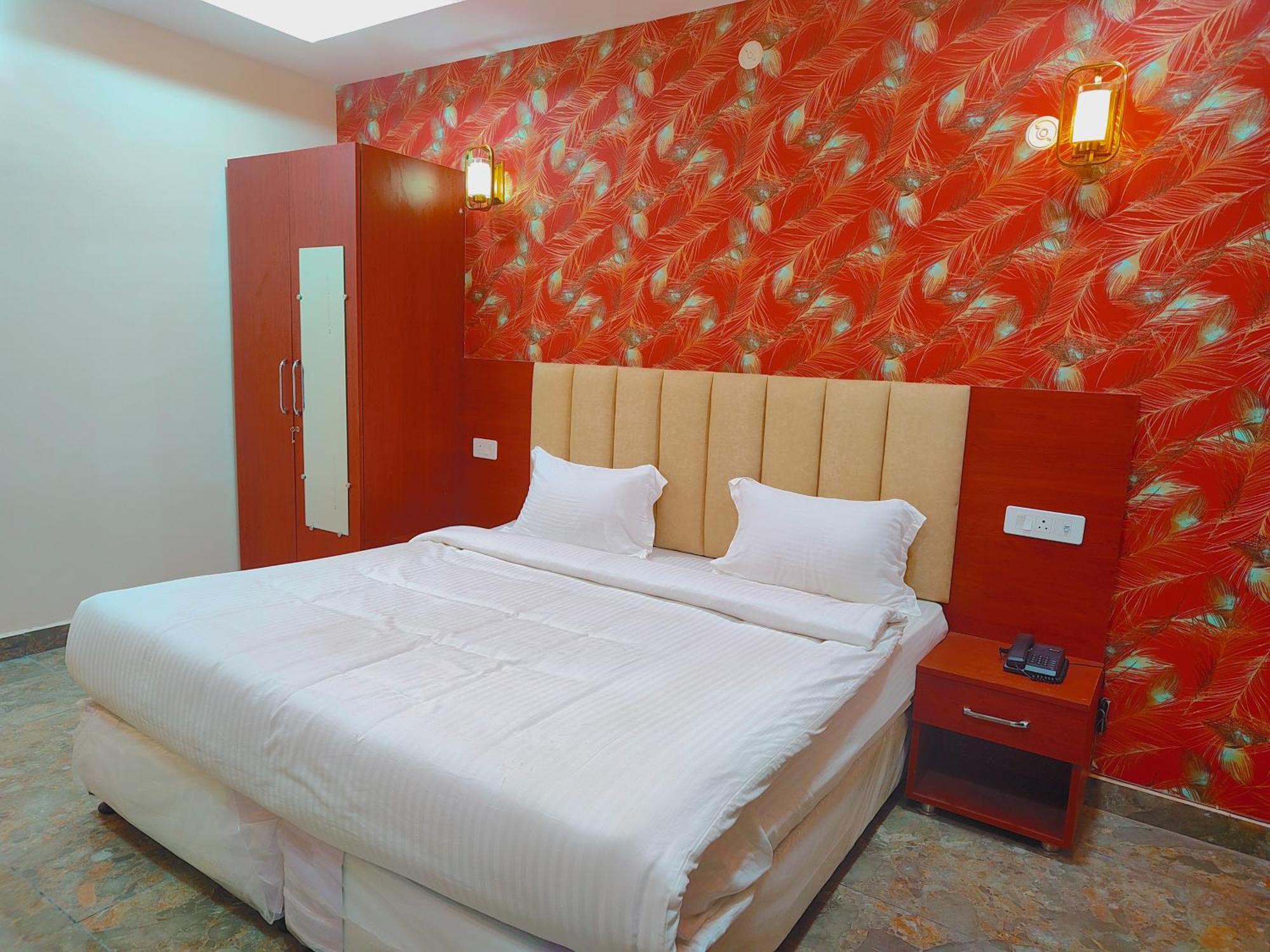 Awadh Samrat Resort Ayodhya Exteriör bild