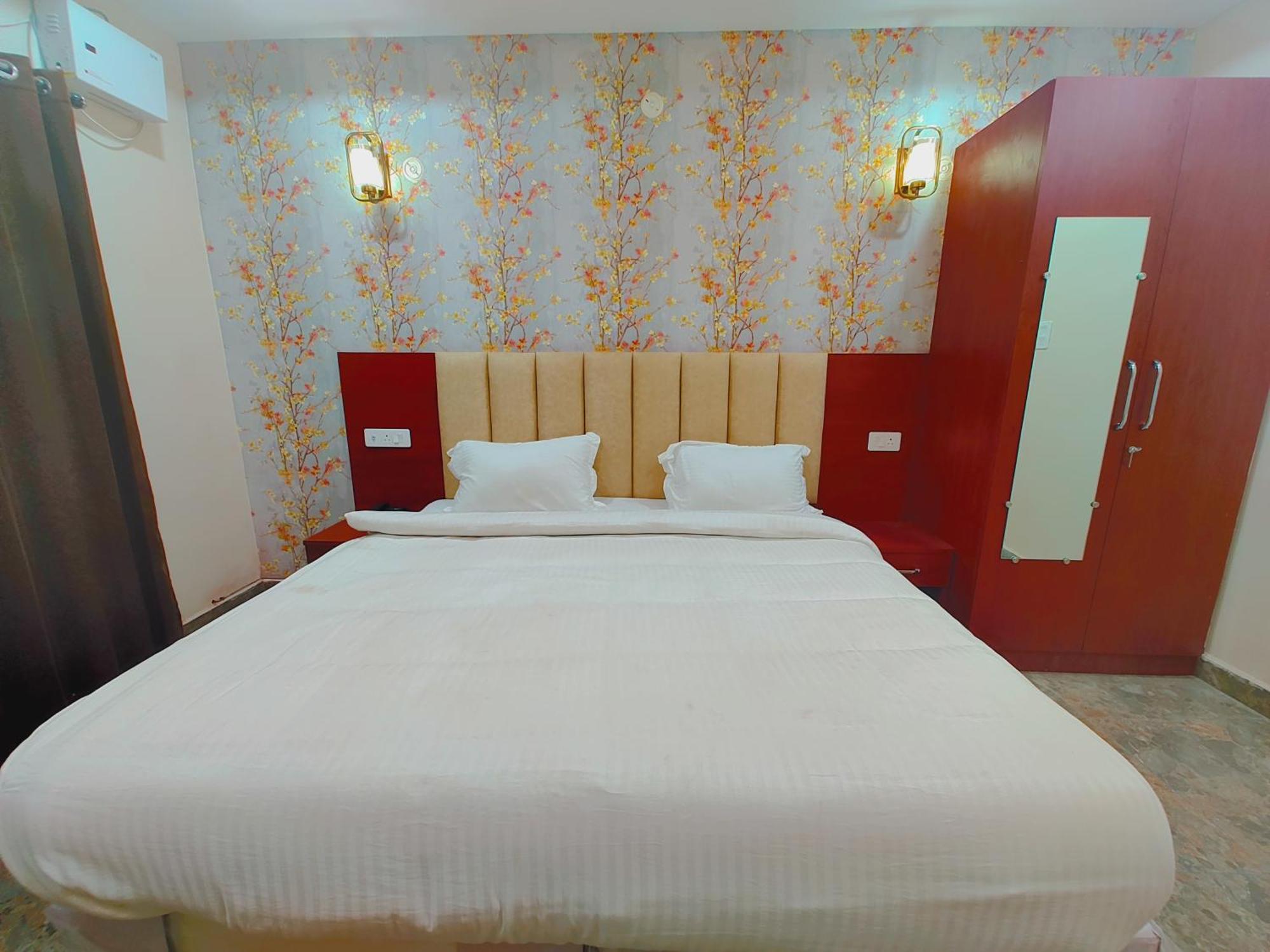 Awadh Samrat Resort Ayodhya Exteriör bild