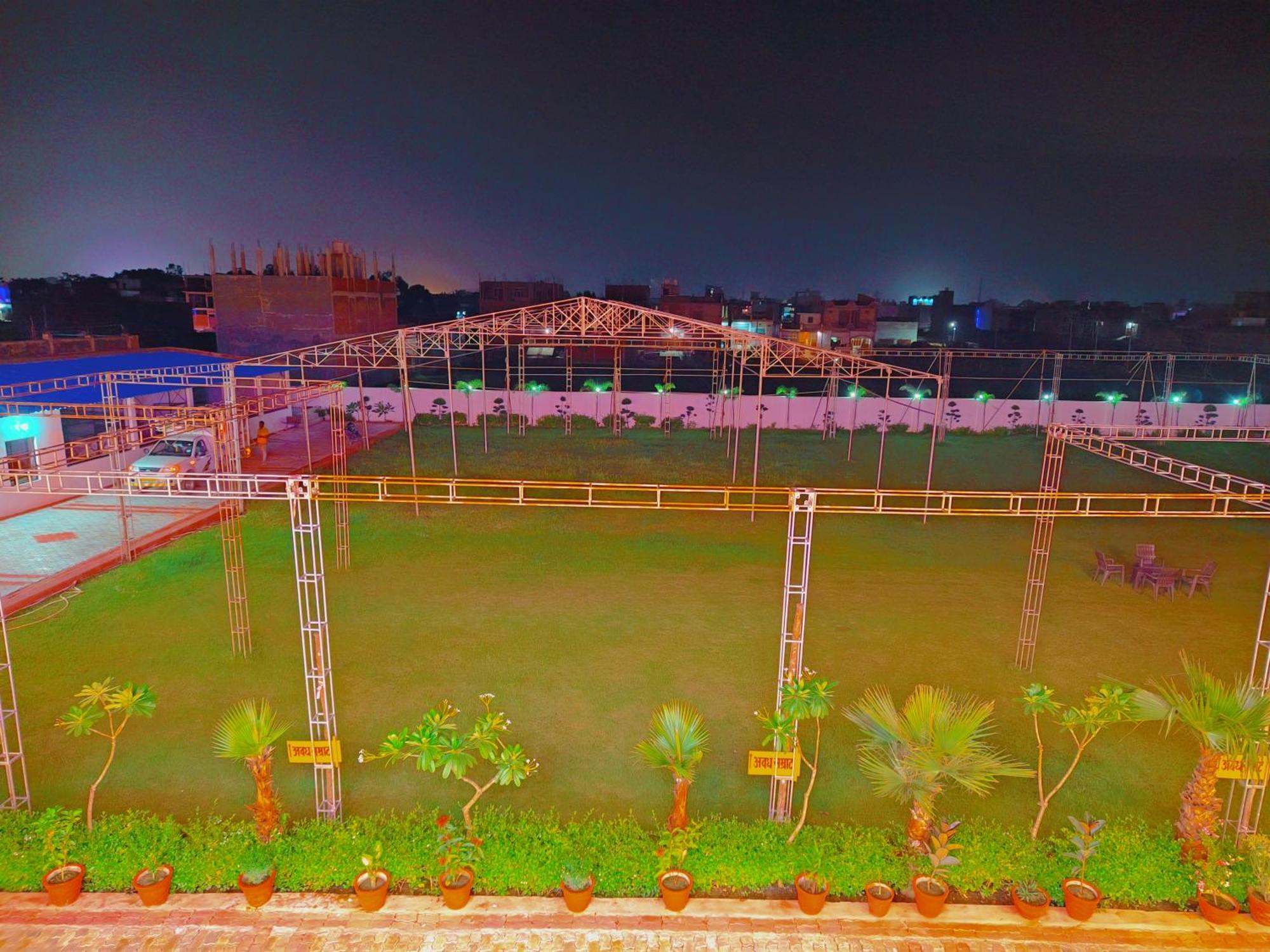 Awadh Samrat Resort Ayodhya Exteriör bild