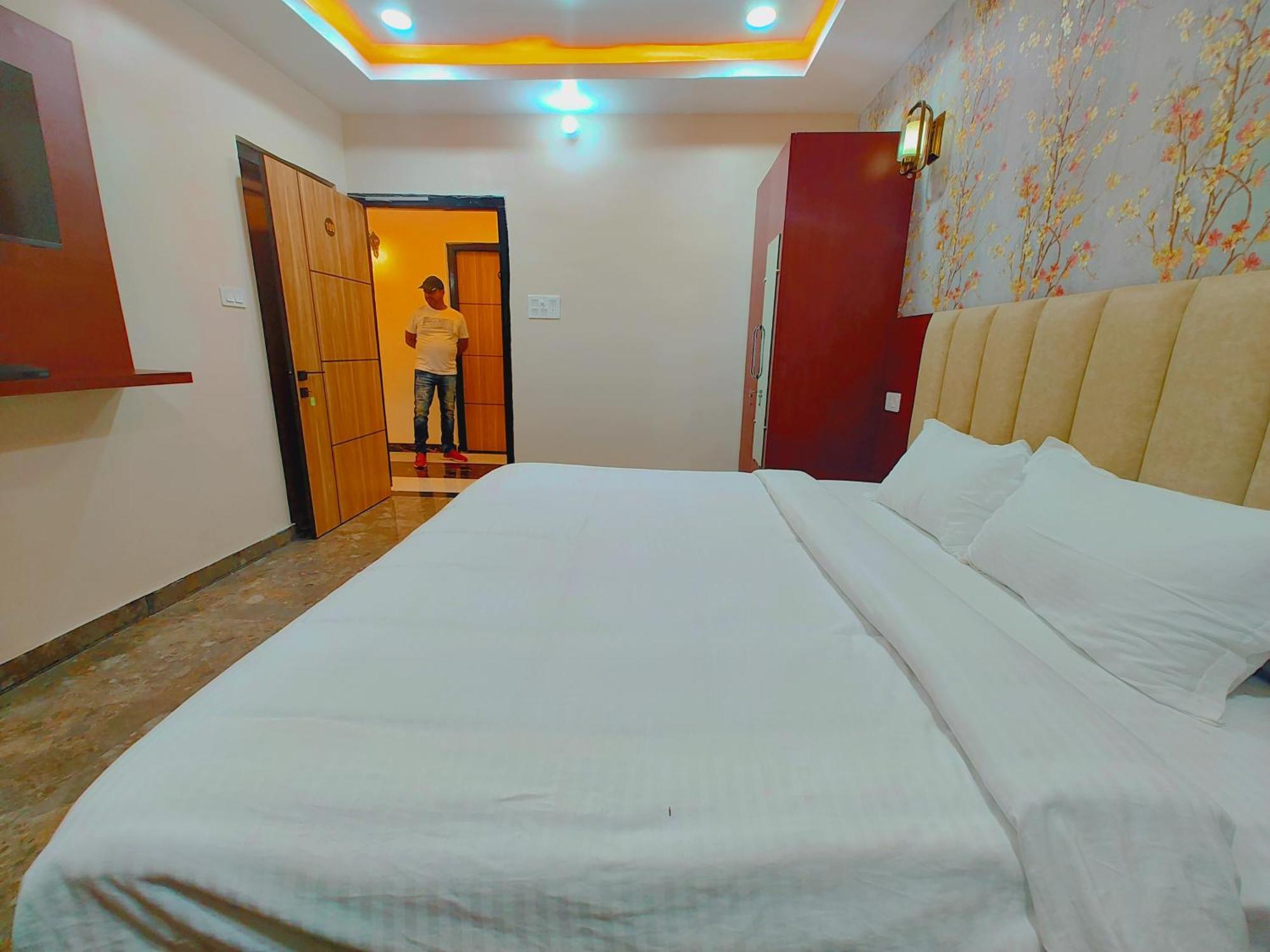 Awadh Samrat Resort Ayodhya Exteriör bild