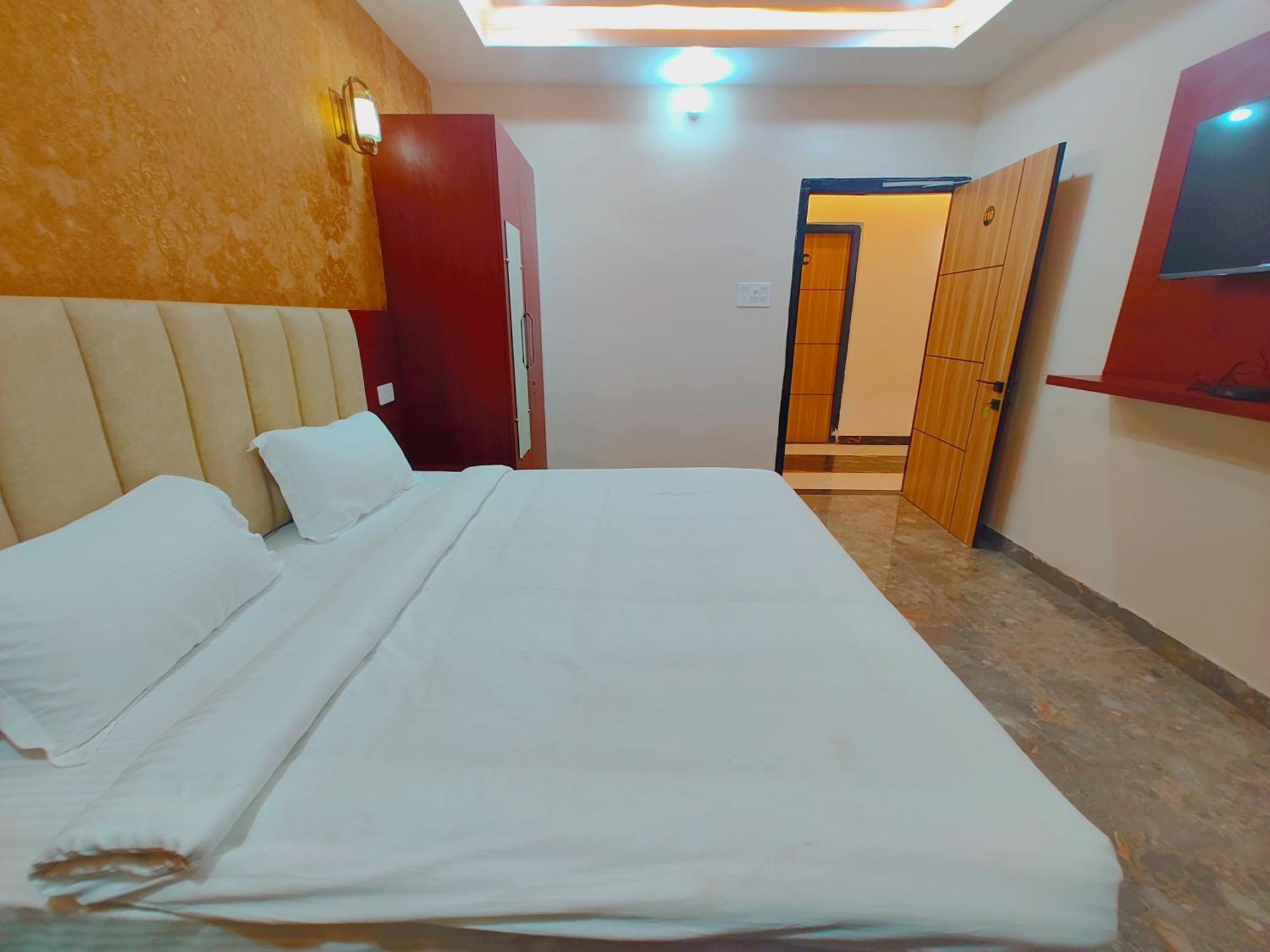 Awadh Samrat Resort Ayodhya Exteriör bild