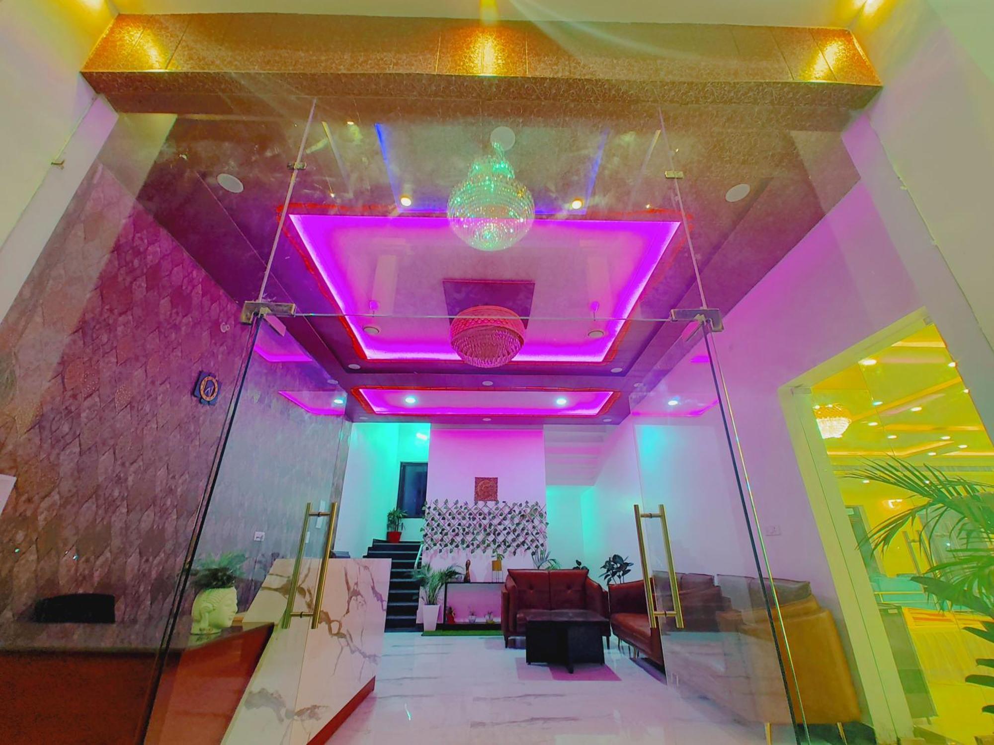 Awadh Samrat Resort Ayodhya Exteriör bild
