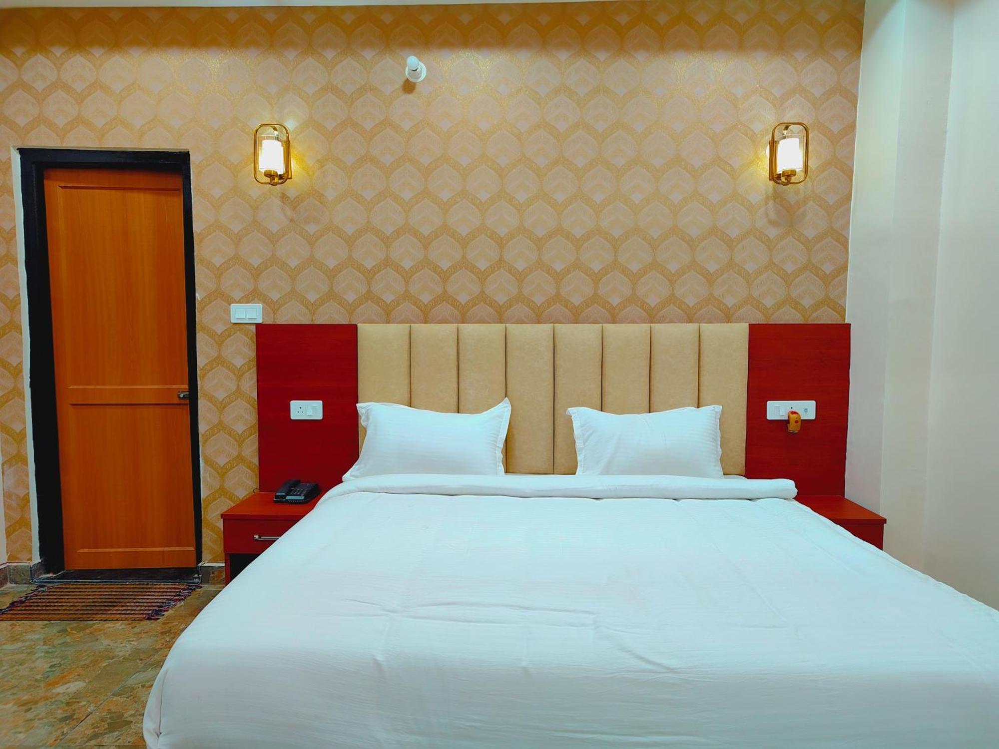 Awadh Samrat Resort Ayodhya Exteriör bild