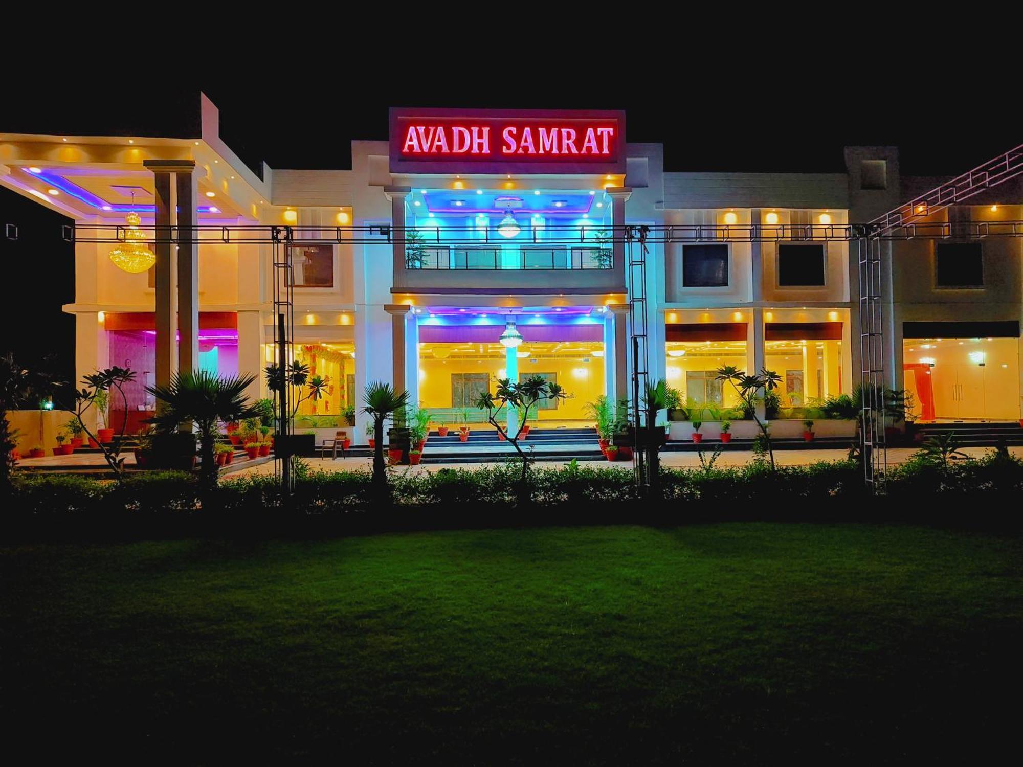 Awadh Samrat Resort Ayodhya Exteriör bild