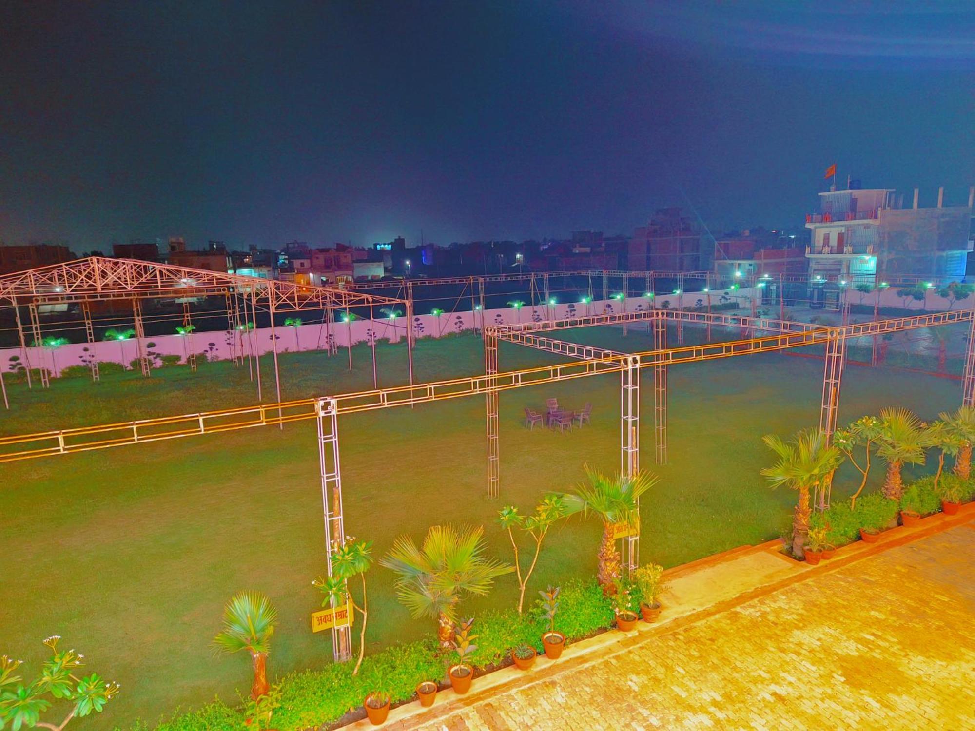 Awadh Samrat Resort Ayodhya Exteriör bild