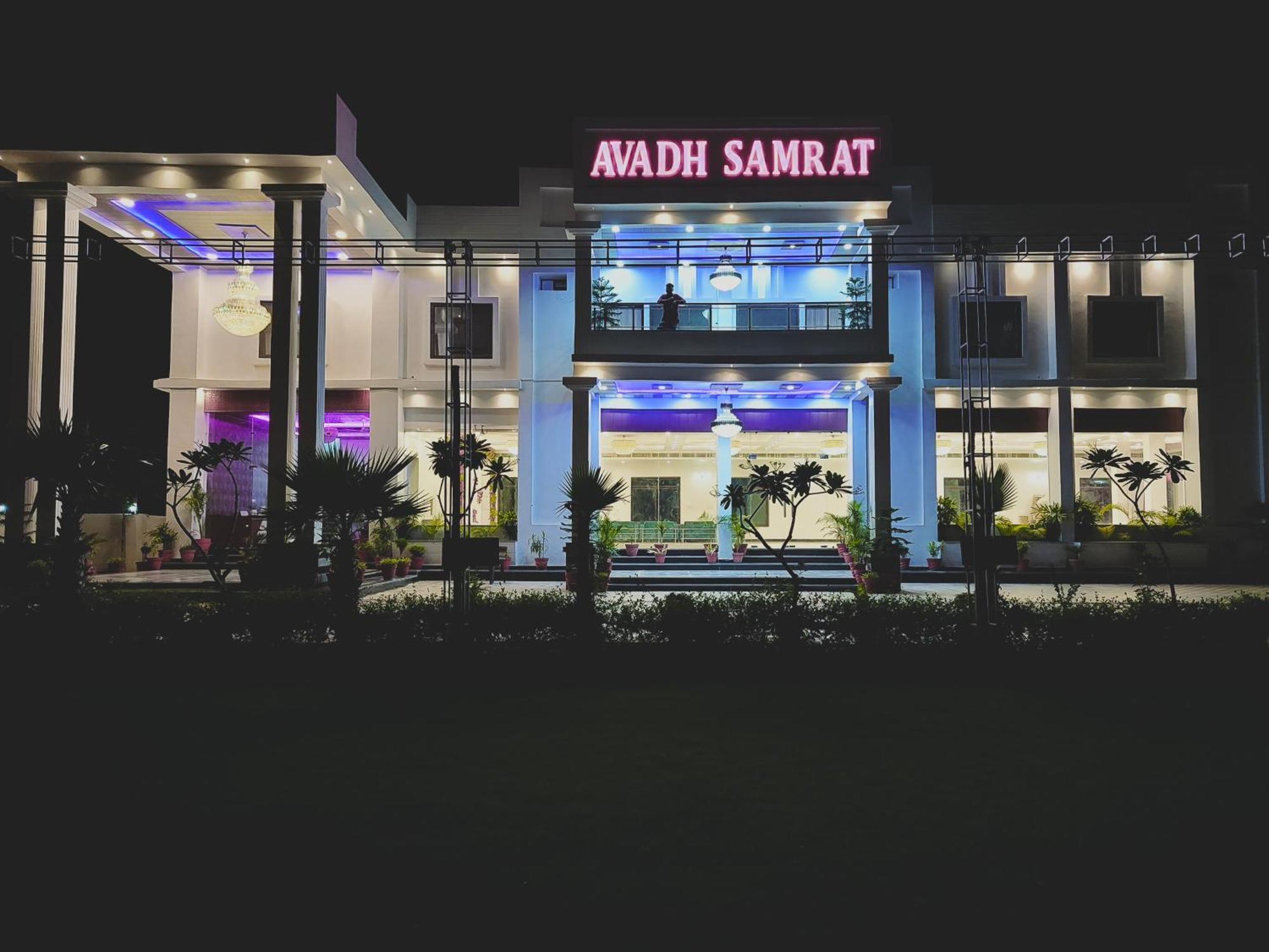 Awadh Samrat Resort Ayodhya Exteriör bild