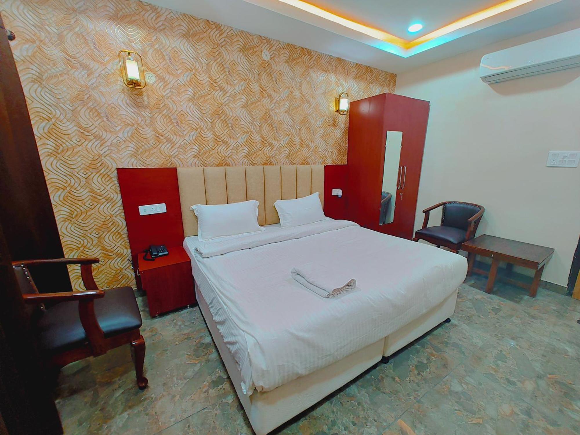 Awadh Samrat Resort Ayodhya Exteriör bild